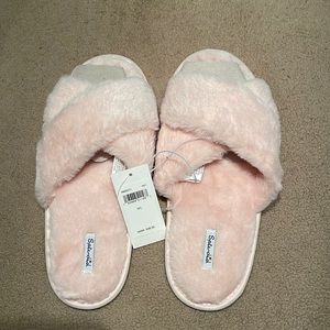 Pink cozy slip on slippers!